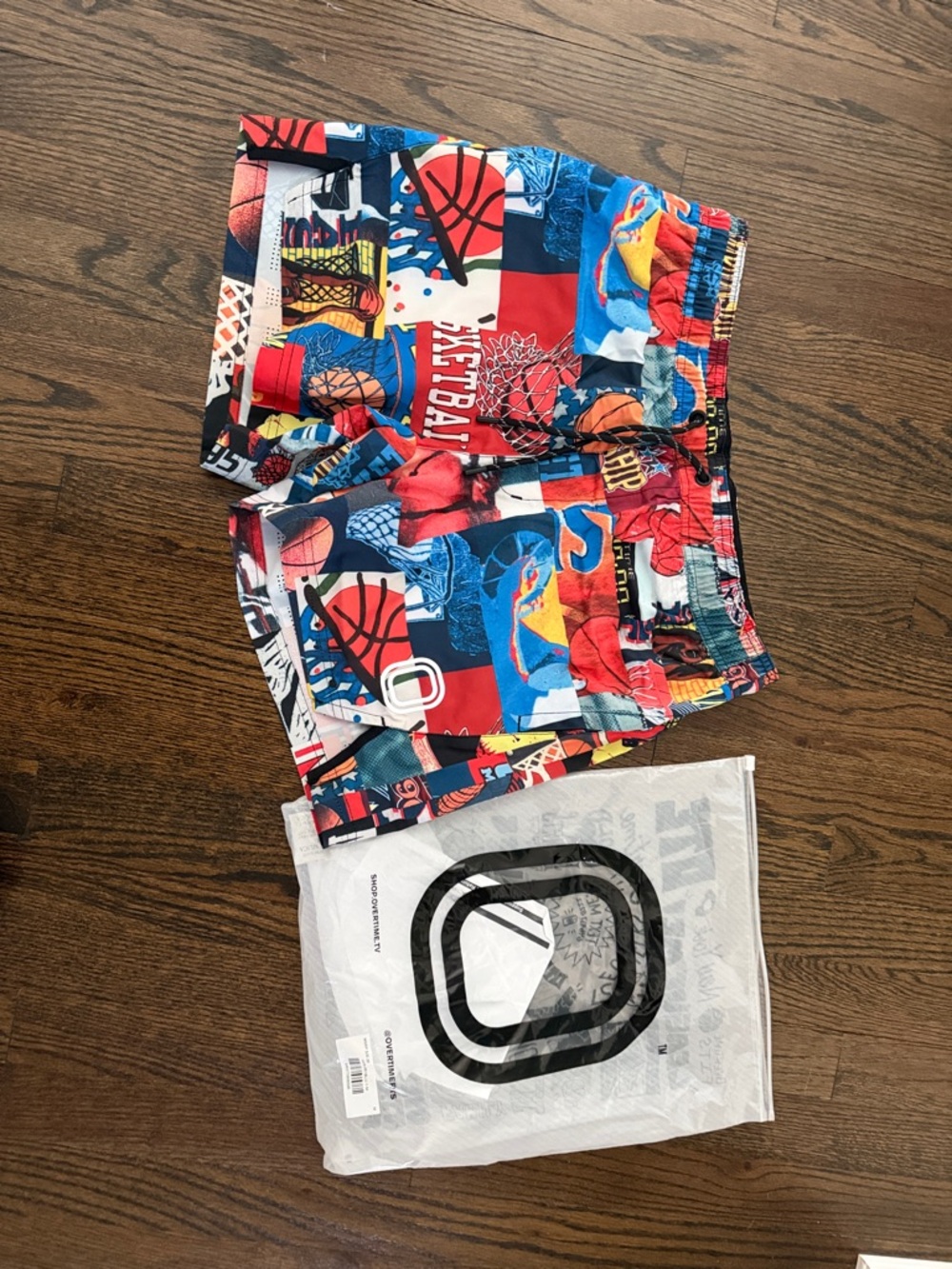 Men's M Overtime Basketball Print Shorts - Red Multi (vandal paint) NWT